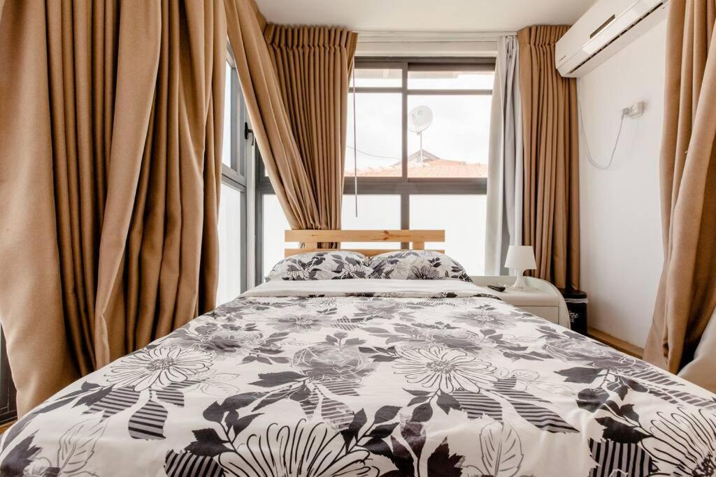 Charming Unit With Pool And Great Amenities Apartamento Rishon Leziyyon Exterior foto