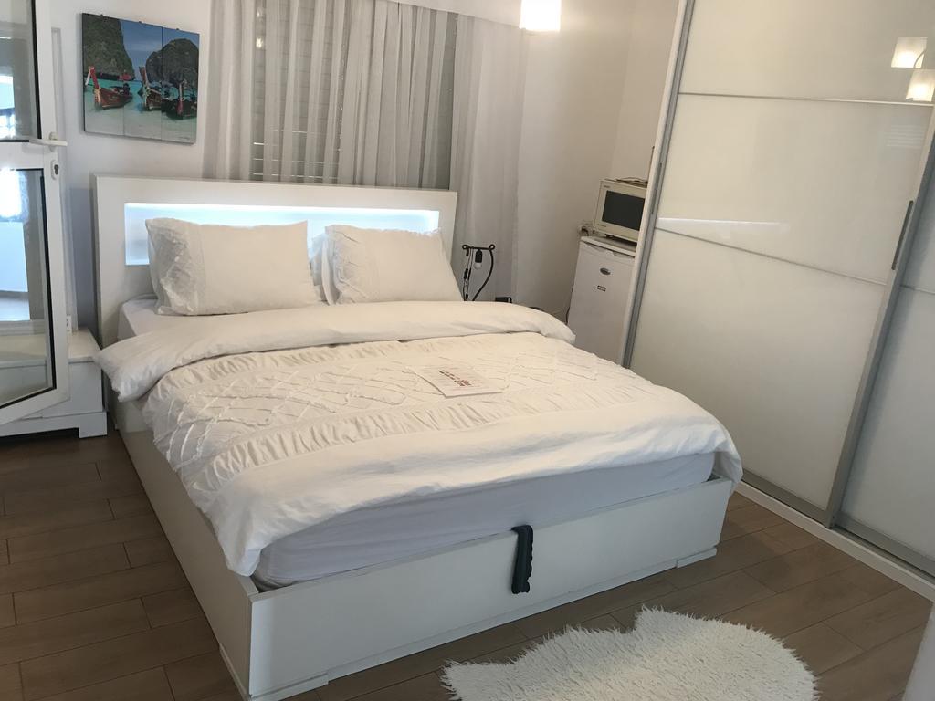 Charming Unit With Pool And Great Amenities Apartamento Rishon Leziyyon Exterior foto